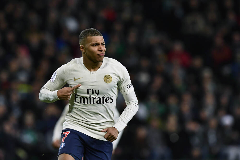 异动快报：福晶科技（002222）12月8日9点49分触及涨停板